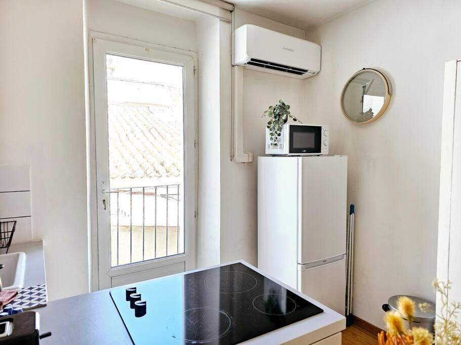 Air-conditioned With 2 Balconies Apartment *