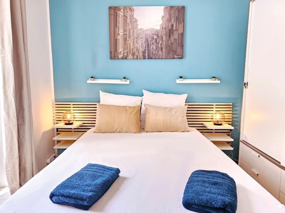 Air-conditioned With 2 Balconies Apartment Marseilles