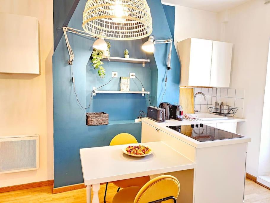 Apartment Air-conditioned With 2 Balconies